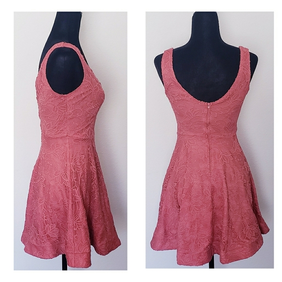 B DARLIN LACE DRESS - Picture 2 of 3